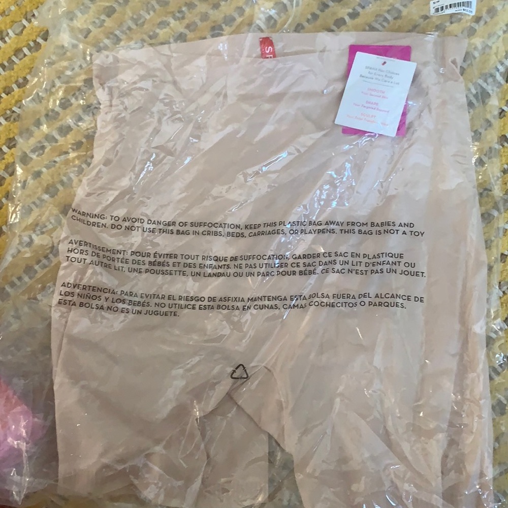 SPANX THINSTINCTS GIRL SHORTS “soft nude” SIZE S/P slimming & smoothing